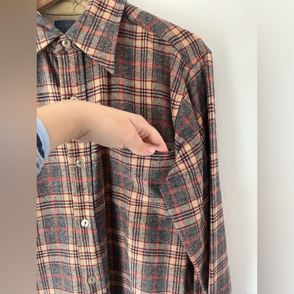 Pendleton Vintage 100% Virgin Wool Tan Red & Blue Plaid Button-Up Collared Shirt - Picture 4 of 11